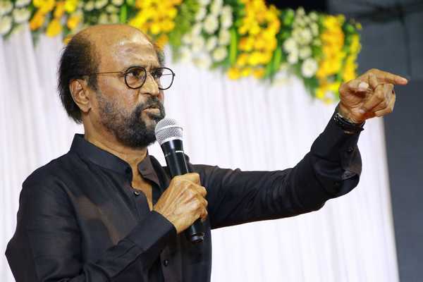 Film Industry Pays Homage to Karunanithi Stills
